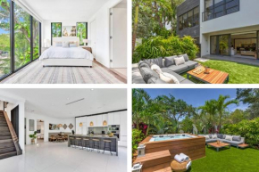 Luxury OASIS of Las Olas -2 Story home w HOT TUB